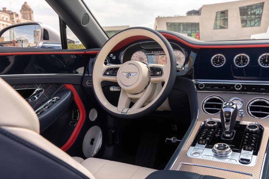 Торпедо Bentley Continental GT Mulliner Convertible 2020 года  (фото 10 из 21)